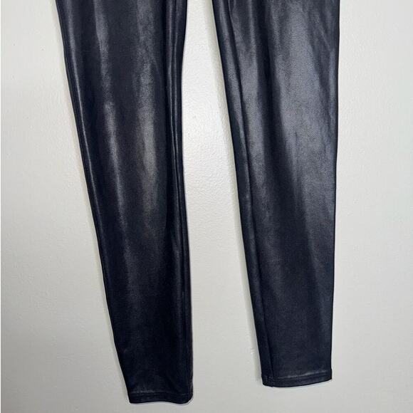 Spanx Faux Leather Leggings Black Size XL Sleek Slimming Flattering Casual - Picture 5 of 7